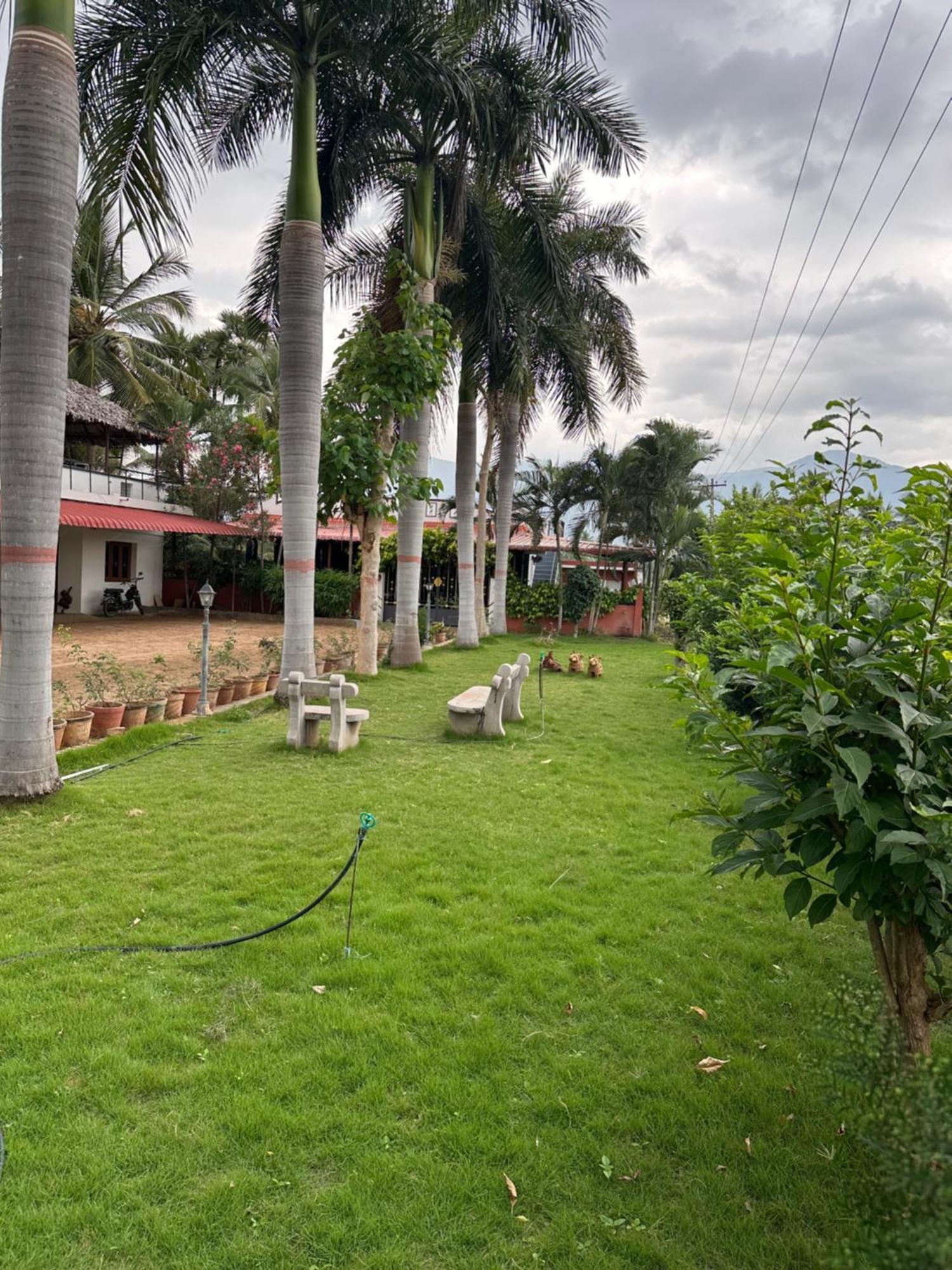 Sakthi Garden Home Stay Erode Eksteriør billede