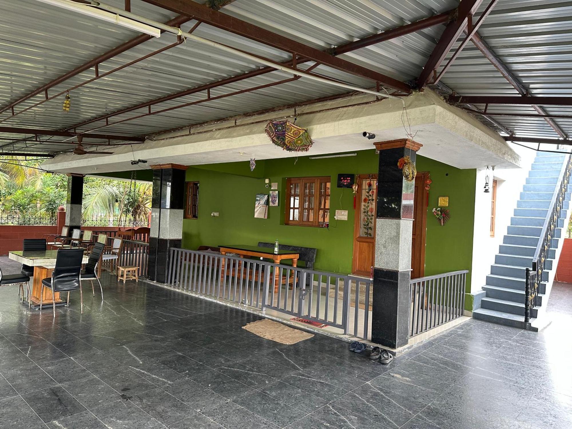 Sakthi Garden Home Stay Erode Eksteriør billede